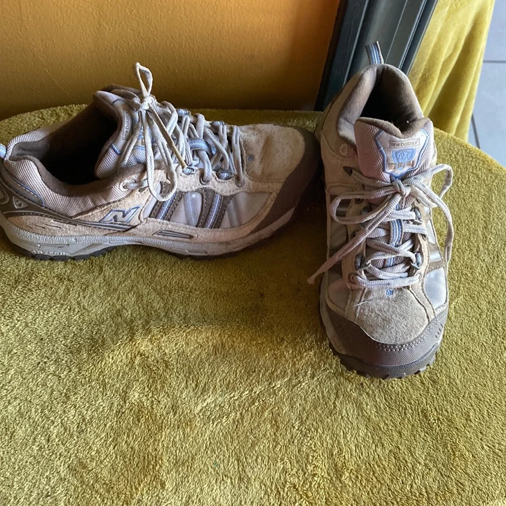 New Balance grey and light blue sneakers size 7.5 - Picture 1 of 2